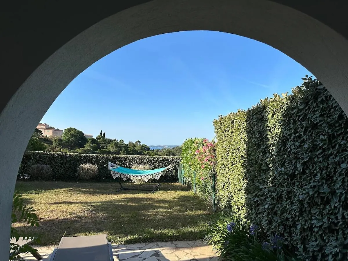 Jolie Maison, 3 Chambres, Jardin, Piscine Partagee Roquebrune-sur Argens 0*,  France
