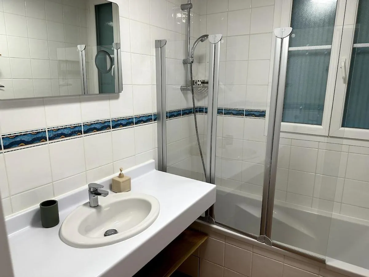 Hébergement de vacances Jolie Maison, 3 Chambres, Jardin, Piscine Partagee Roquebrune-sur Argens