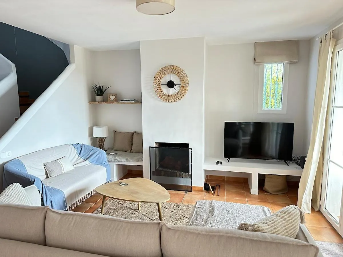 Hébergement de vacances Jolie Maison, 3 Chambres, Jardin, Piscine Partagee Roquebrune-sur Argens